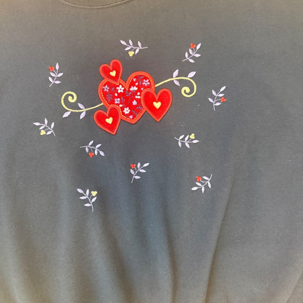 💙 Vintage 90s Embroidered Heart Crewneck Sweatshirt - Picture 5 of 8
